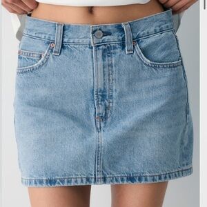 Aritzia Denim Forum color 7 yrs bleu Taboo The '90s Ricci Denim Skirt